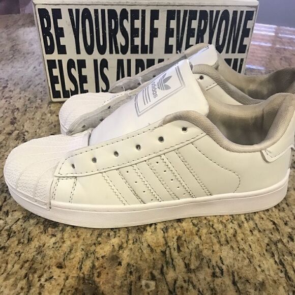 Adidas Original Superstar 🌟 Sneakers Sz 8 - Picture 1 of 8